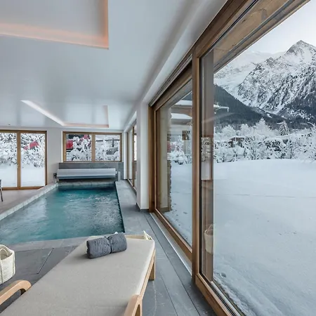 De Luxe Avec Piscine Interieure Et Sauna, Proche - Fr-1-343-261 Chamonix