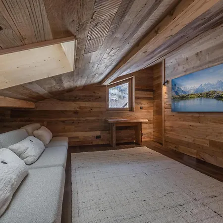 De Luxe Avec Piscine Interieure Et Sauna, Proche - Fr-1-343-261 Chalet